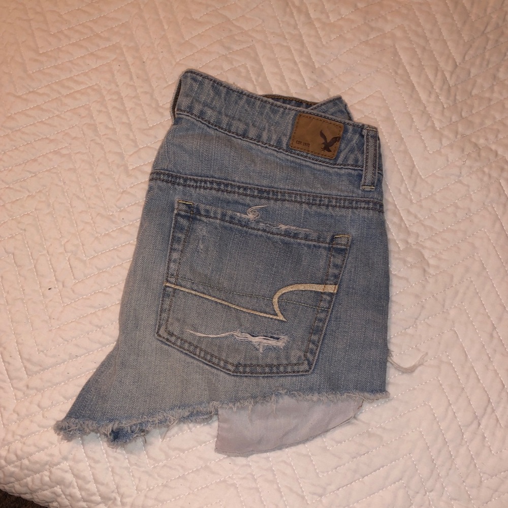 ❌SOLD❌ High rise distressed jean shorts